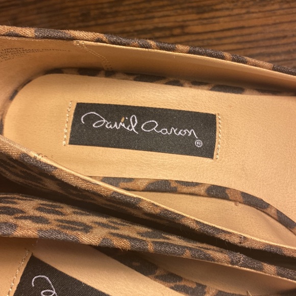 Animal print 2” wedge by David Aaron Like new! - Picture 2 of 8